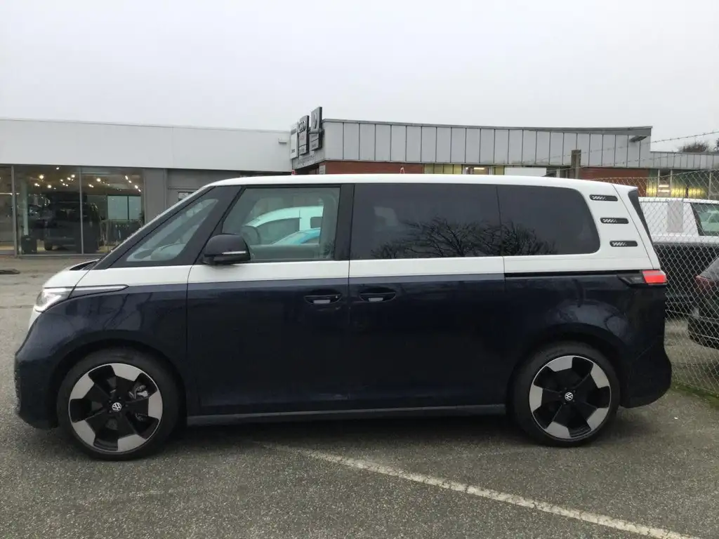 Pro 77 kWh Matrix AHK Bluetooth Navi LED