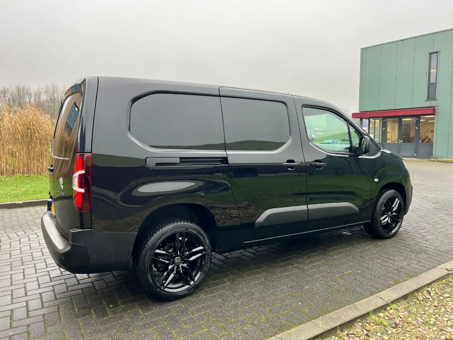 Peugeot Partner 1.5 BlueHDi 100 S&S L2 | Airco | Buitenspiegels el Zwart - 2