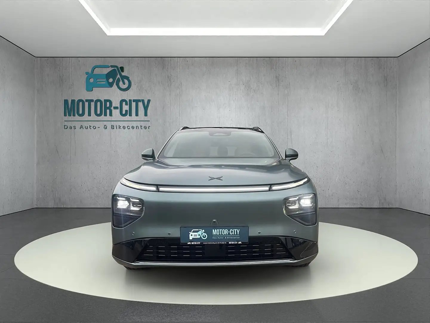 Xpeng G9 AWD Performance Grün - 2