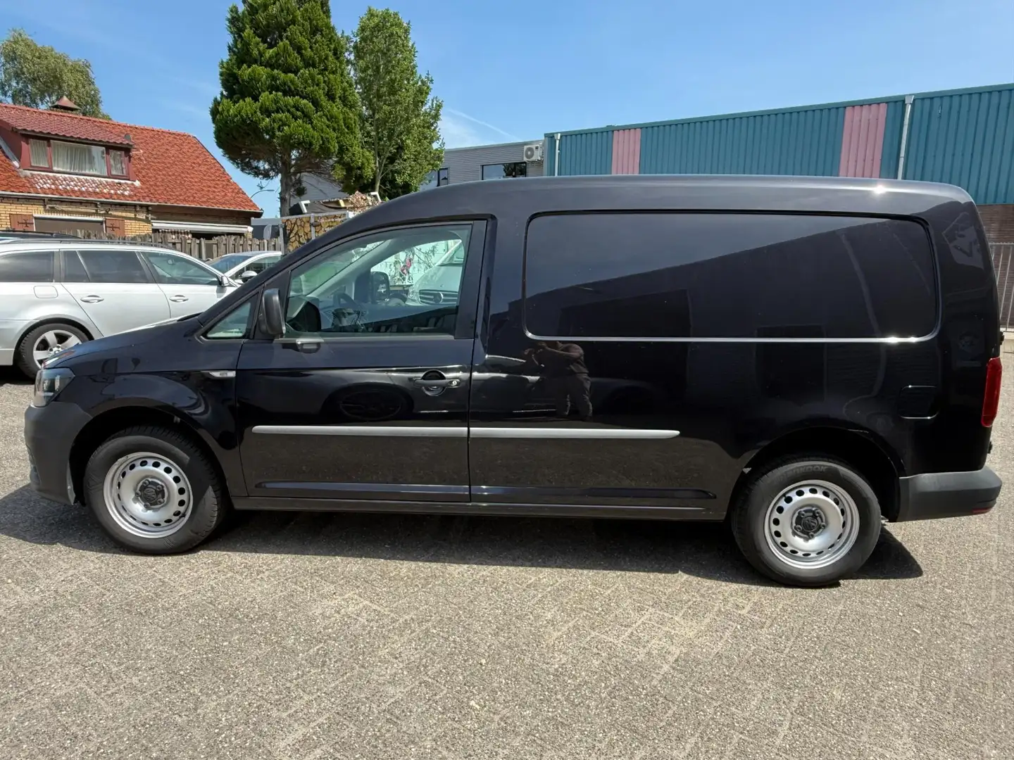Volkswagen Caddy 2.0 TDI L2H1 BMT Maxi Trendline NAVI/LEER Noir - 2