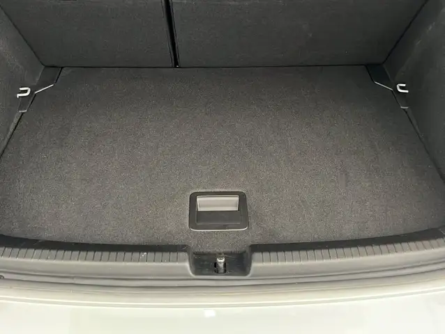 Volkswagen Polo view 18
