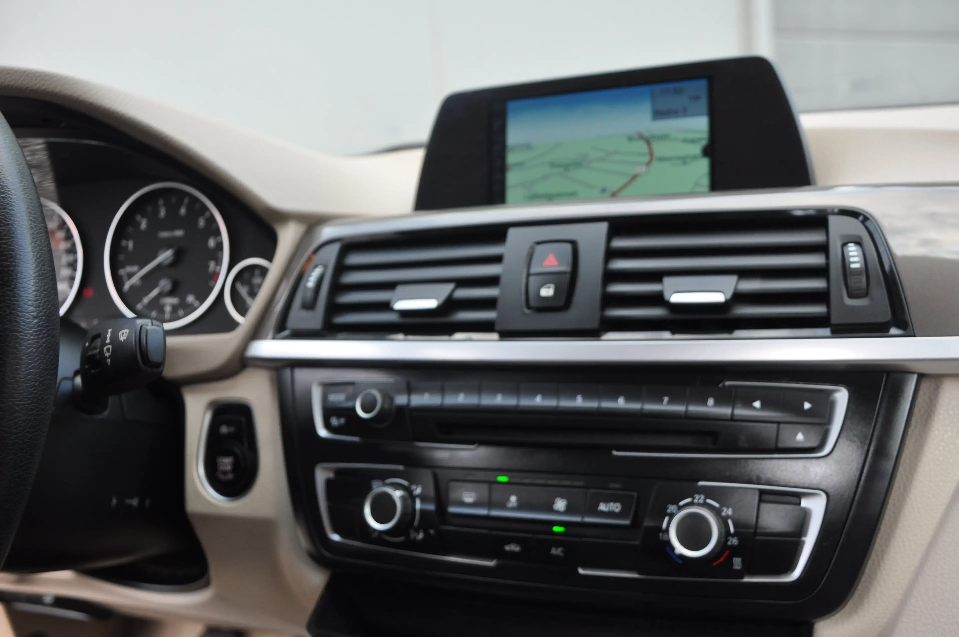 BMW 316 316i NAVIGATIE - LEDER - PDC - MULTISTUUR — photo 12