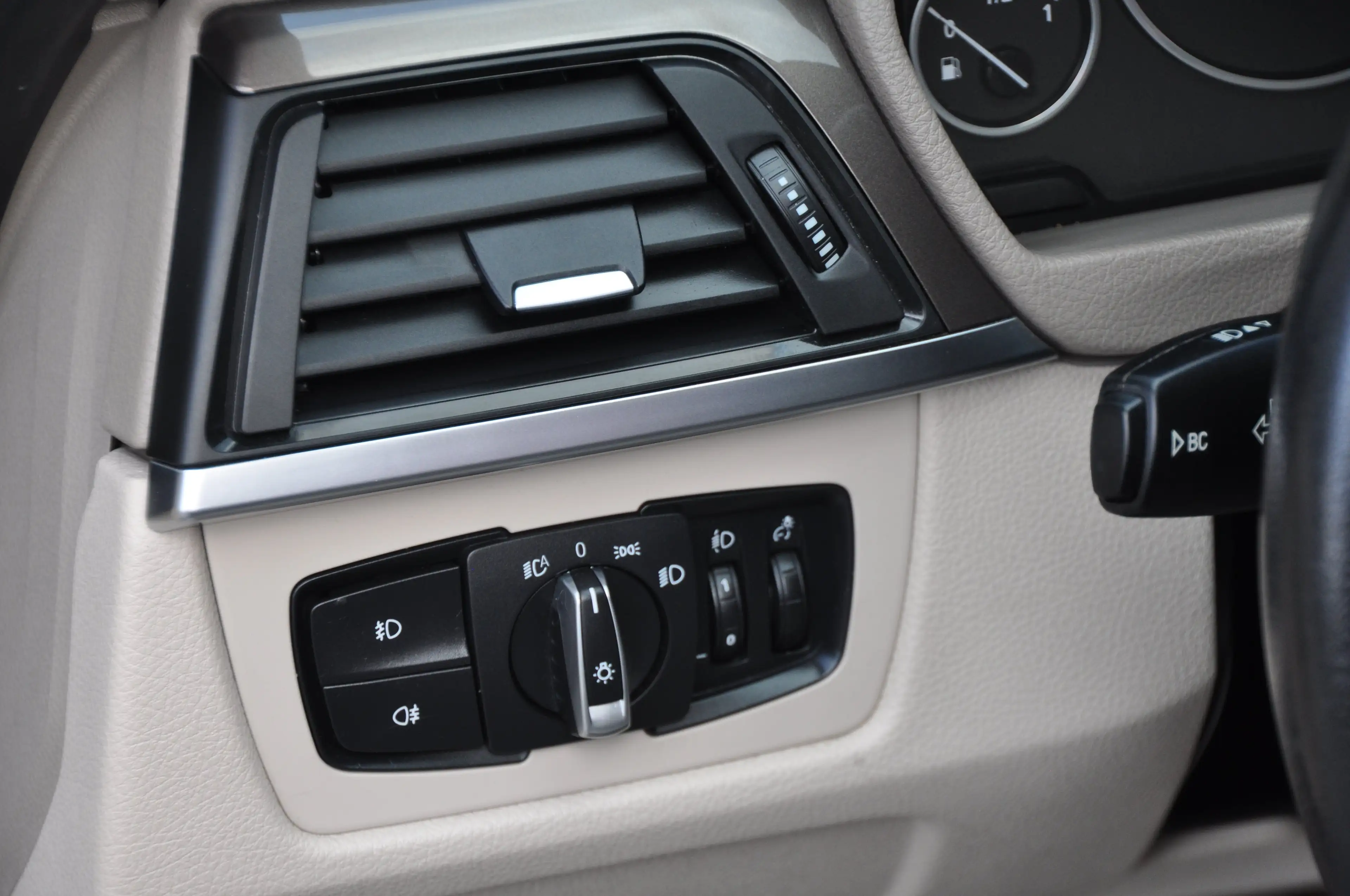 BMW 316 316i NAVIGATIE - LEDER - PDC - MULTISTUUR — photo 10