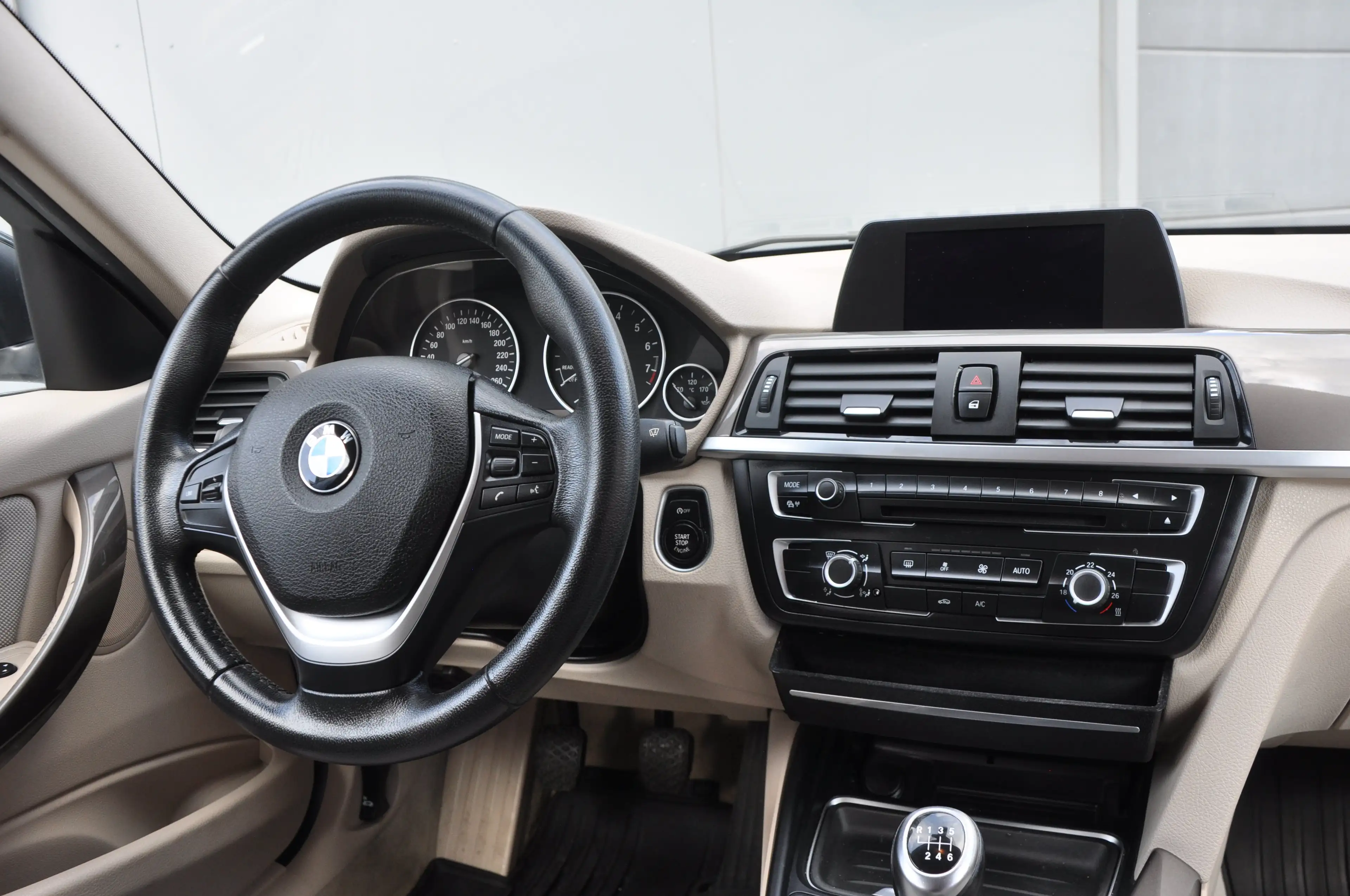 BMW 316 316i NAVIGATIE - LEDER - PDC - MULTISTUUR — photo 9