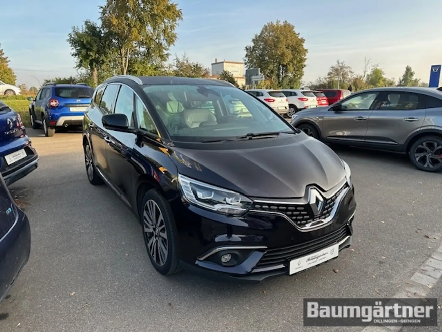 Renault Grand Scenic Initiale Paris Energy TCe 130 Sitzh crna - 2