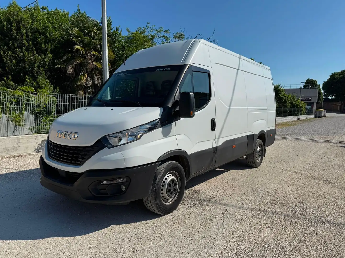 Iveco Daily 35S14 L2H2 Bianco - 1