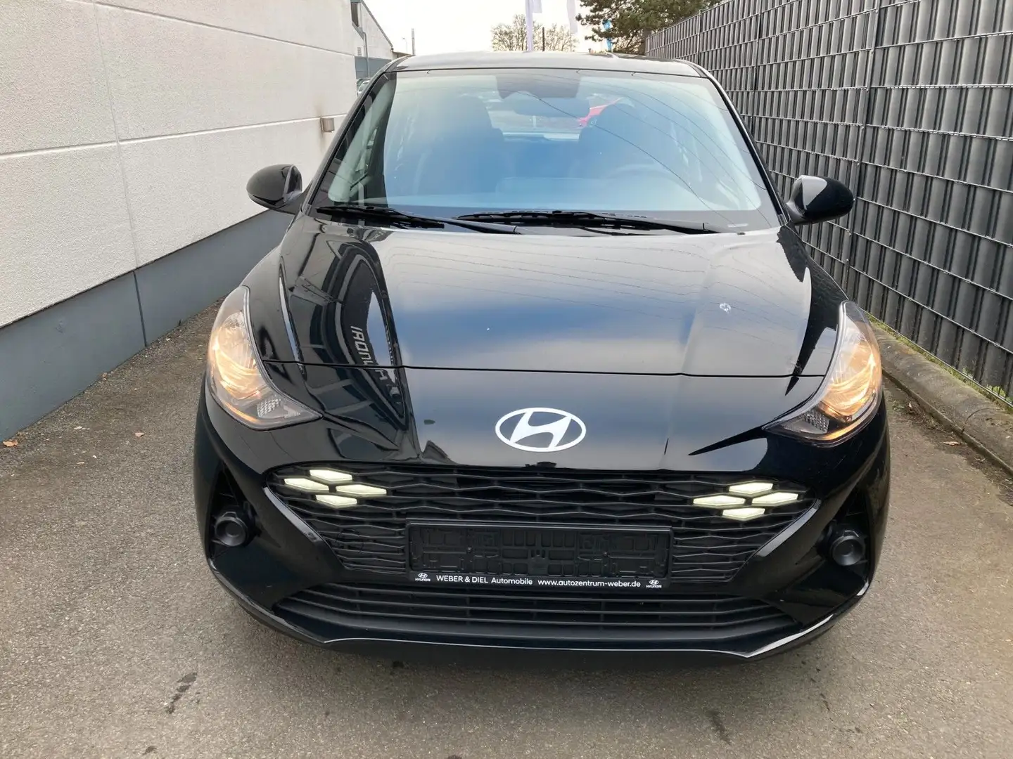 Hyundai i10 Select NAVI+KLIMA+TEMPOMAT+USB Schwarz - 2