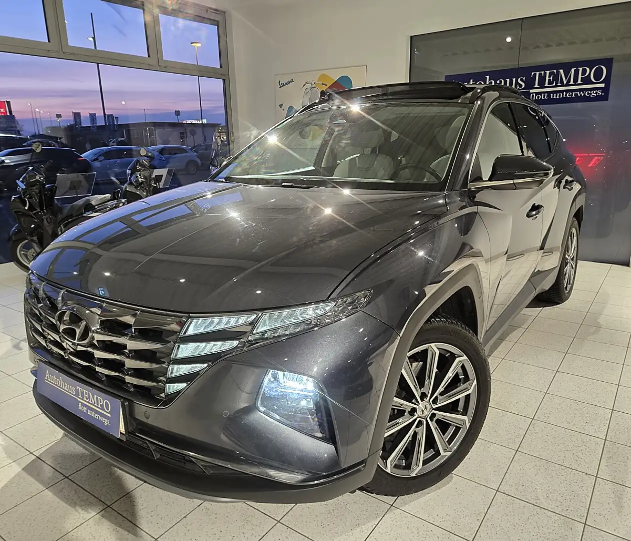 Hyundai TUCSON Tucson 1,6 T-GDI Plug-In Hybrid 4WD Prestige Li... Grau - 1