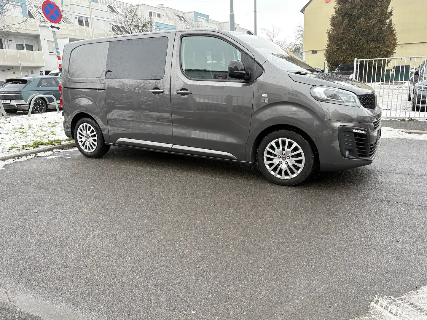 Fiat SCUDO L2 DoKA 2.0 BlueHDI Aut.*6-Sitzer*PDC* Grau - 1