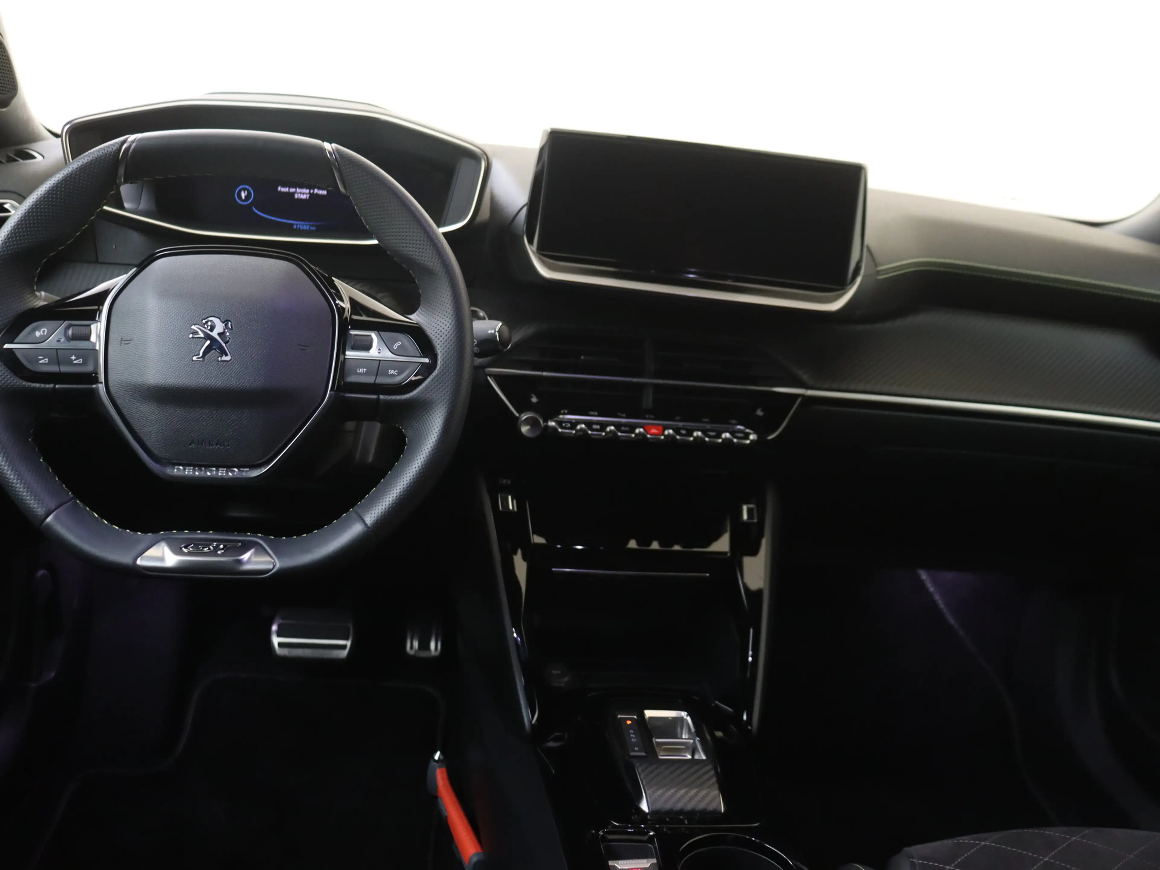 Peugeot e-2008 EV GT 50 kWh Alcantara bekelding | Keyless | Camer — photo 5