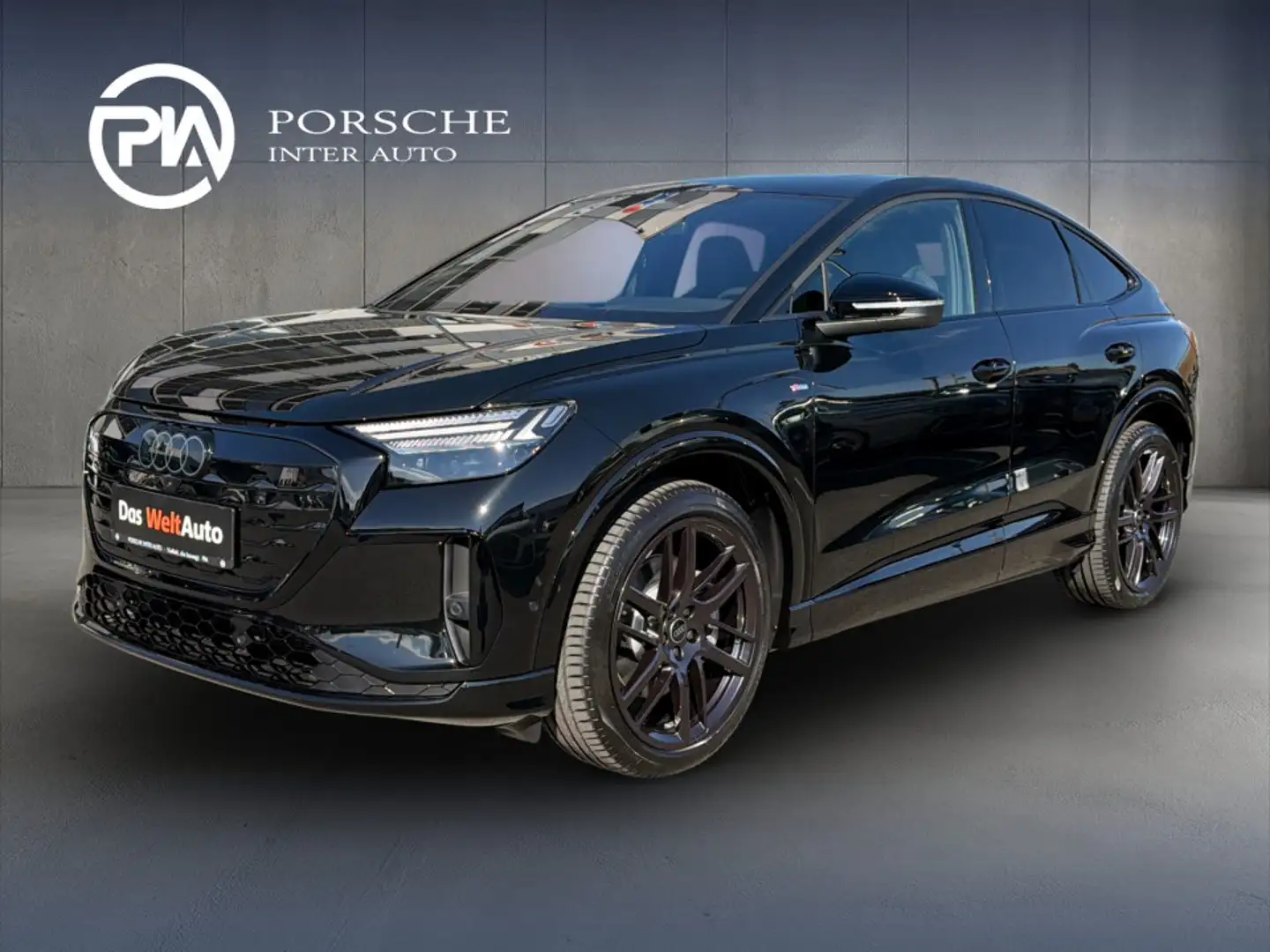 Audi Q4 e-tron quattro Schwarz - 1
