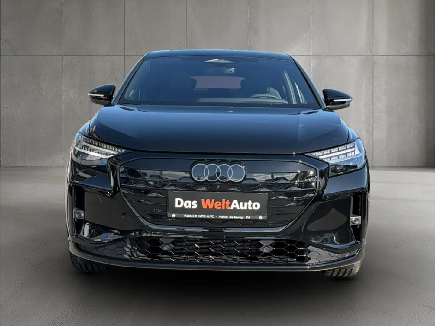 Audi Q4 e-tron quattro Schwarz - 2