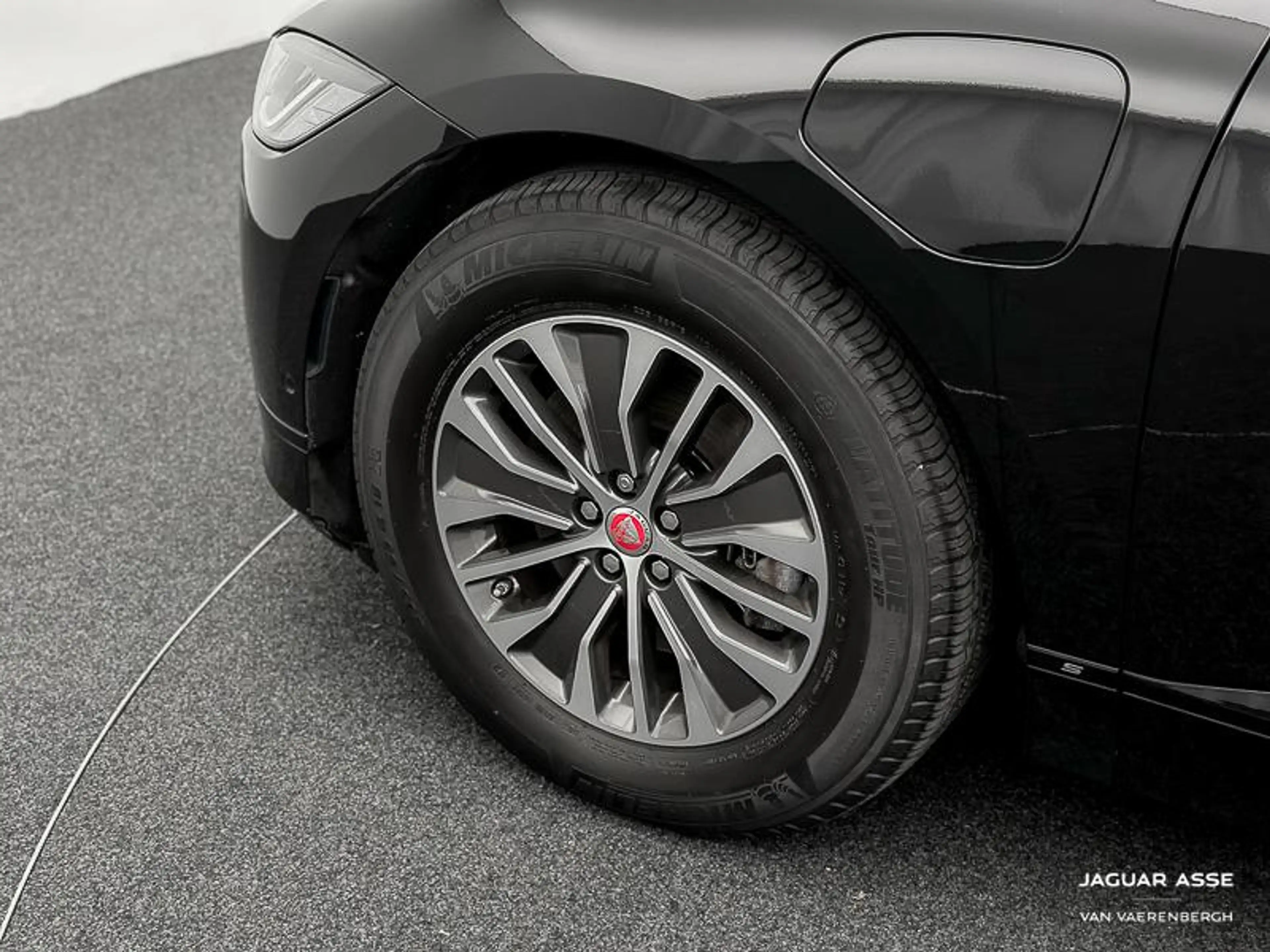 Jaguar I-Pace EV400 S LUCHTVERING — photo 9