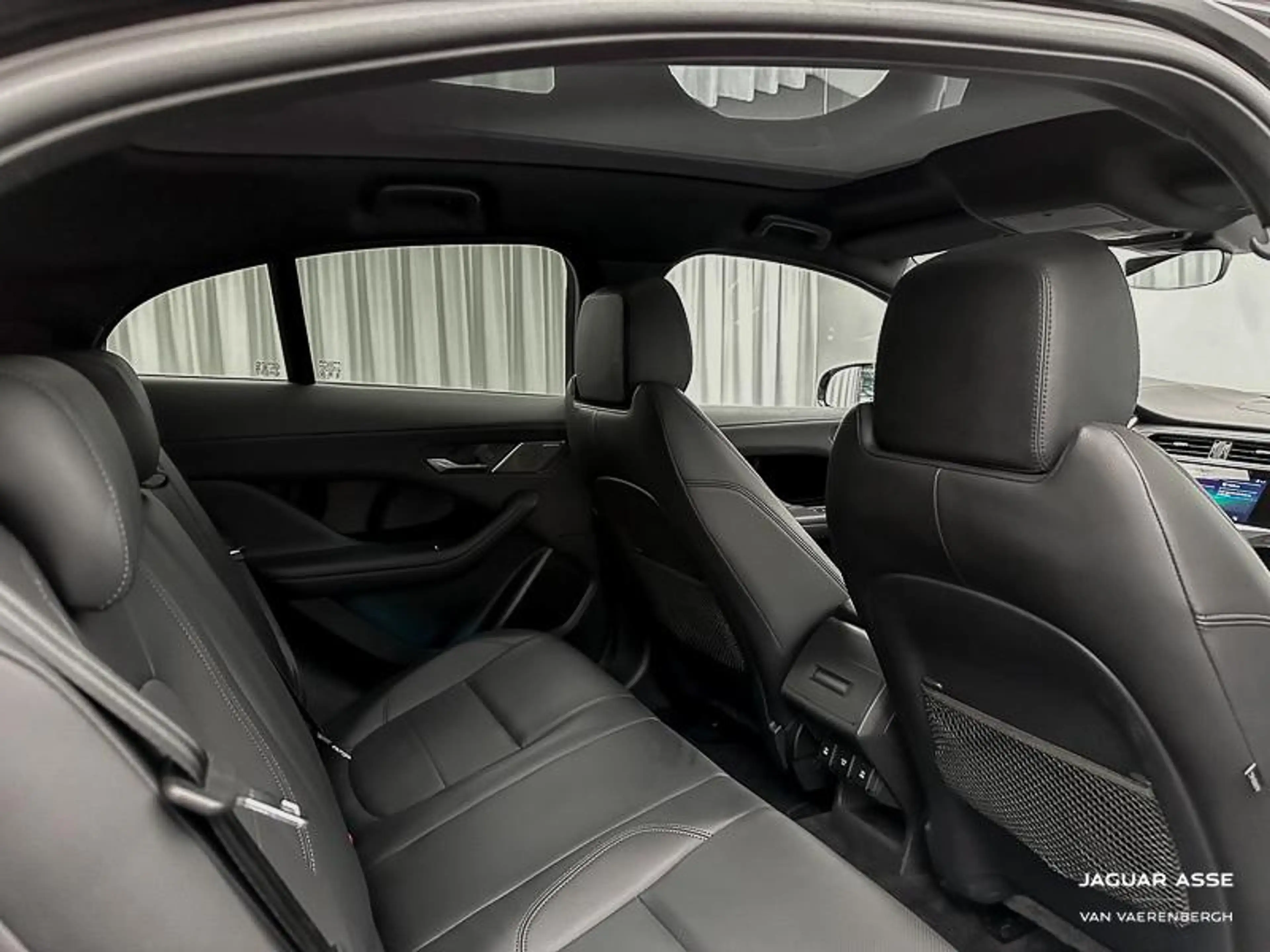 Jaguar I-Pace EV400 S LUCHTVERING — photo 5