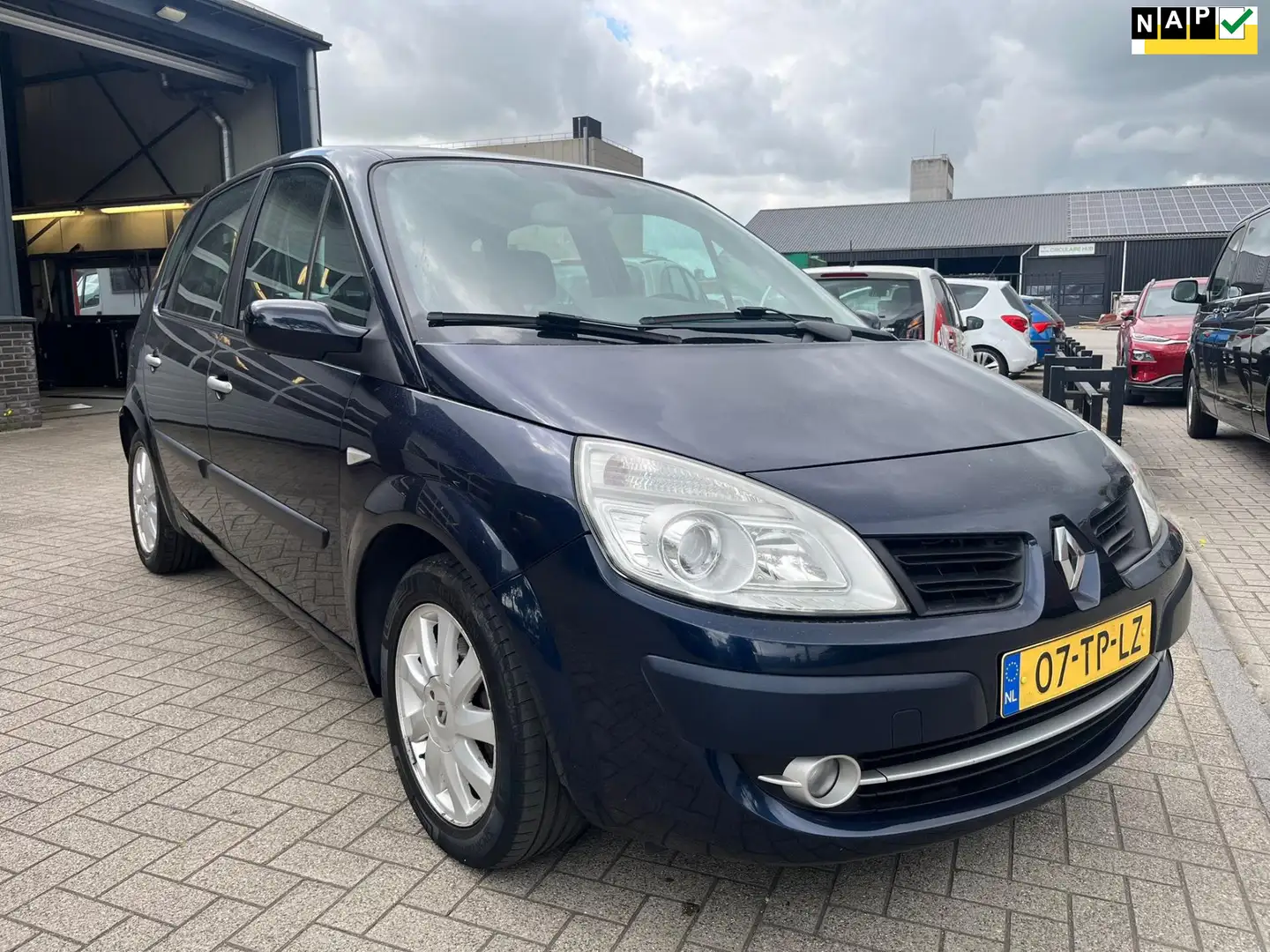 Renault Scenic 1.6-16V Privilège Comfort Blauw - 1