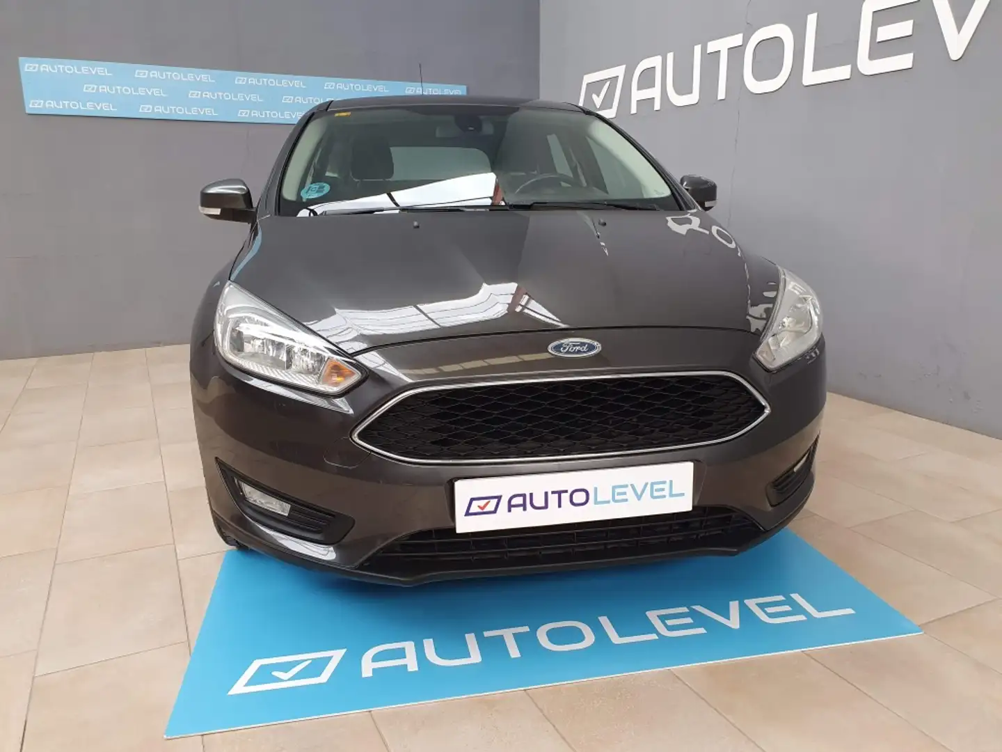 Ford Focus 1.0 Ecoboost Auto-S&S Trend+ 125 Grau - 2