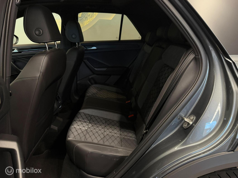 Volkswagen T-Roc 1.5 TSI 3x R-Line Panorama/Black Style/Trekhaak — photo 4
