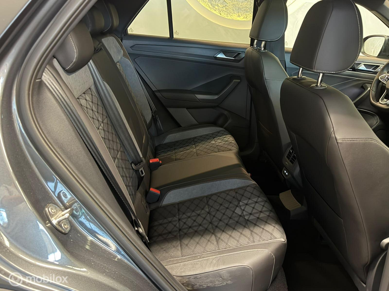 Volkswagen T-Roc 1.5 TSI 3x R-Line Panorama/Black Style/Trekhaak — photo 43