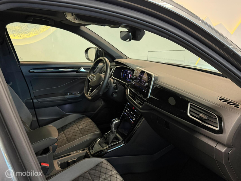 Volkswagen T-Roc 1.5 TSI 3x R-Line Panorama/Black Style/Trekhaak — photo 21