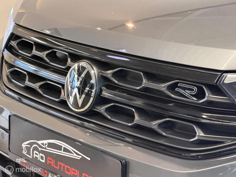 Volkswagen T-Roc 1.5 TSI 3x R-Line Panorama/Black Style/Trekhaak — photo 24