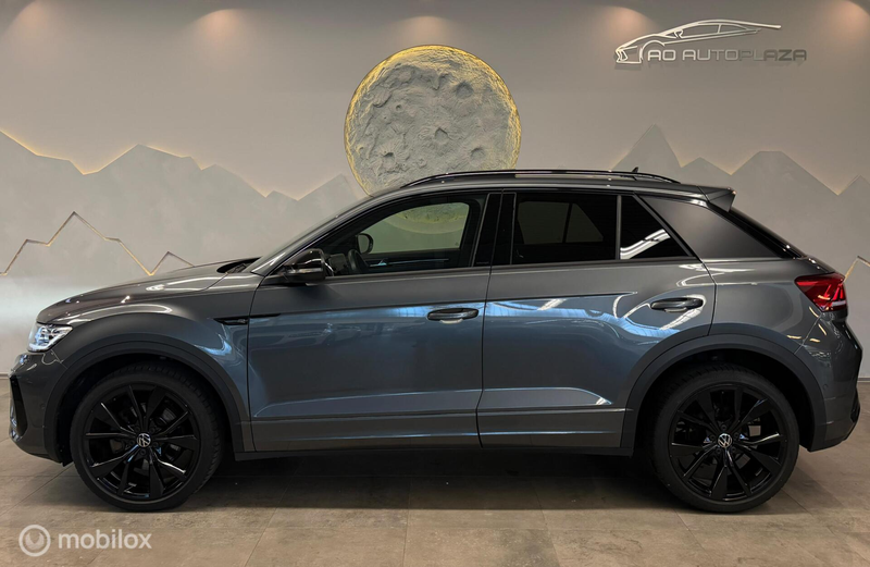 Volkswagen T-Roc 1.5 TSI 3x R-Line Panorama/Black Style/Trekhaak — photo 11