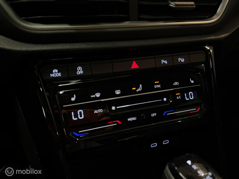 Volkswagen T-Roc 1.5 TSI 3x R-Line Panorama/Black Style/Trekhaak — photo 33