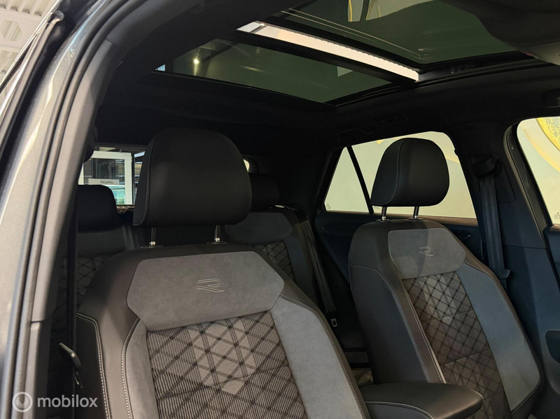 Volkswagen T-Roc 1.5 TSI 3x R-Line Panorama/Black Style/Trekhaak — photo 23