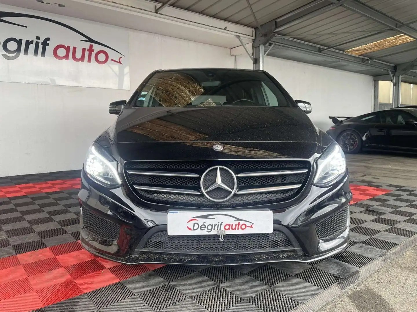 Mercedes-Benz B 180 180 d 7-G DCT Fascination Noir - 2