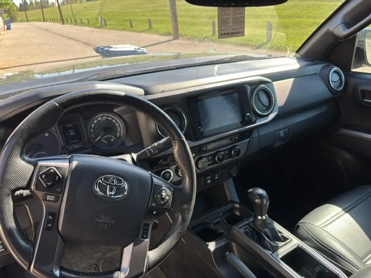 Toyota Tacoma снимка Toyota Tacoma
