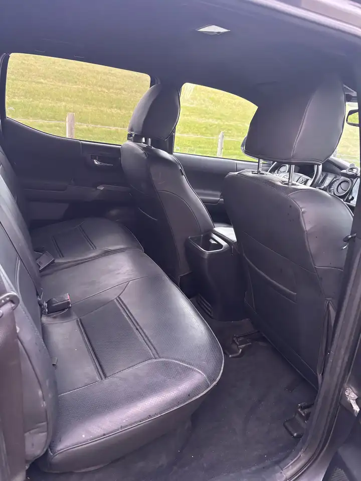 Toyota Tacoma снимка Toyota Tacoma