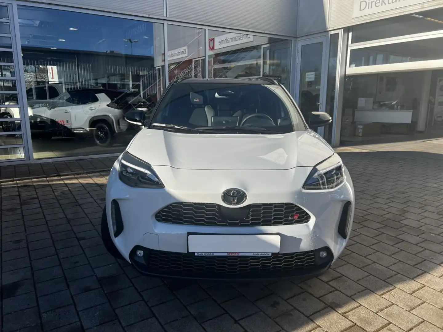Toyota Yaris Cross Hybrid 1.5 VVT-i GR Sport (XPB1) Grau - 2