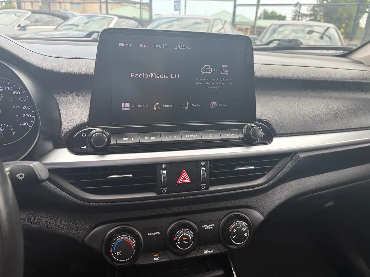 Kia Forte снимка Kia Forte