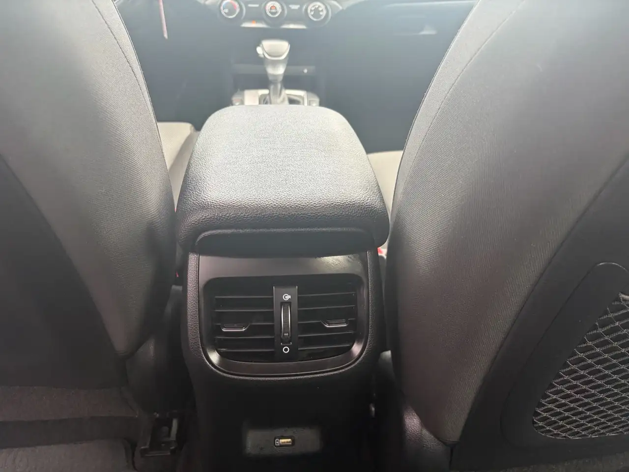 Kia Forte снимка Kia Forte