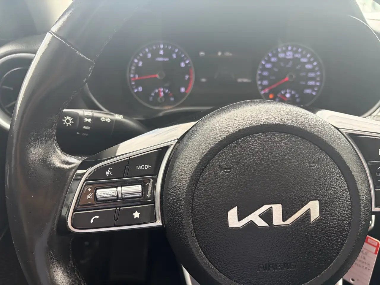 Kia Forte снимка Kia Forte
