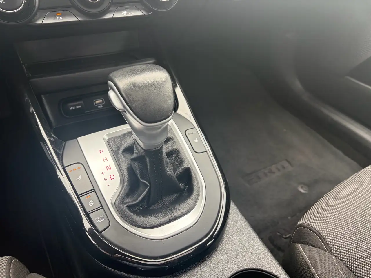 Kia Forte снимка Kia Forte