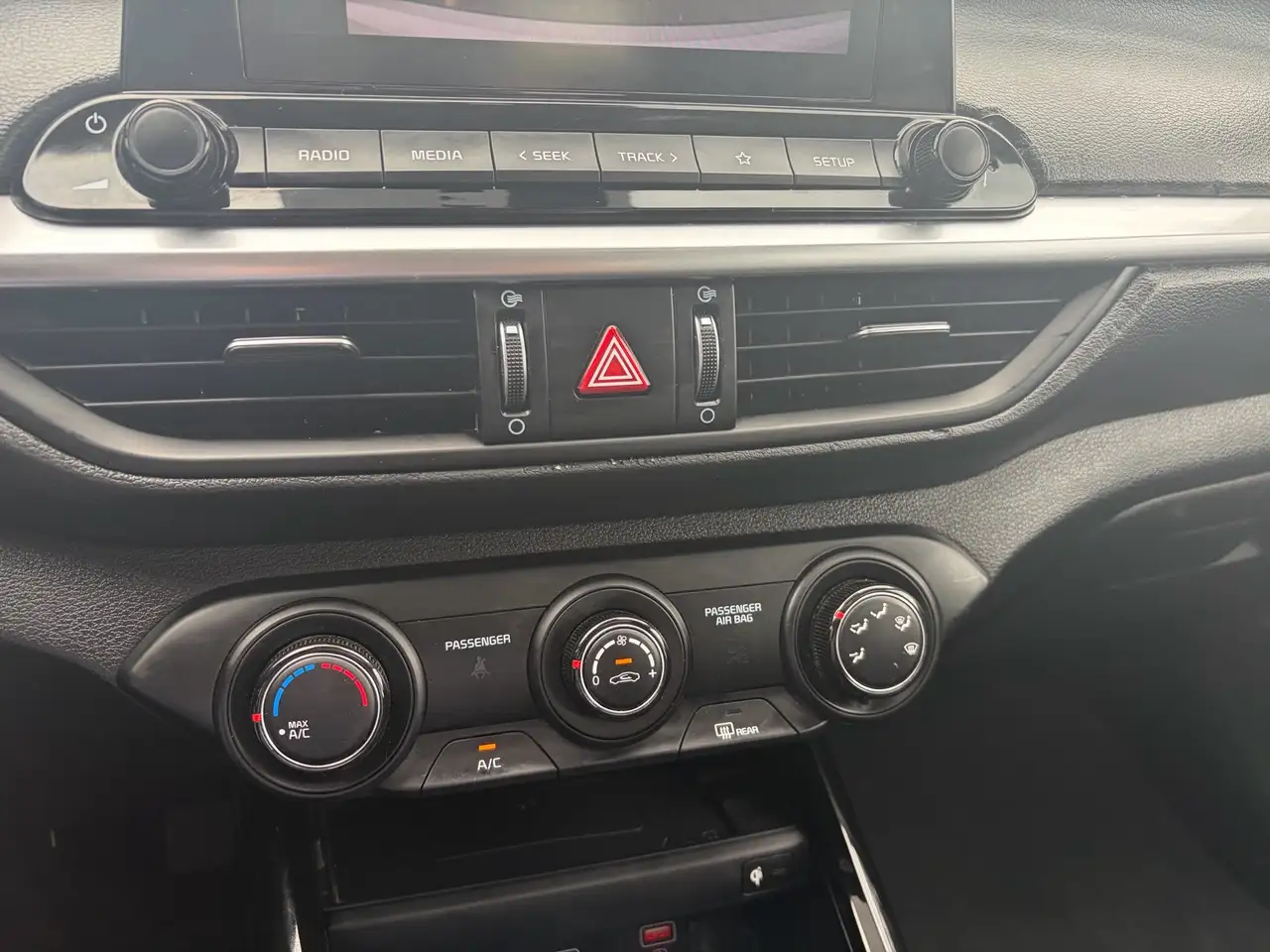 Kia Forte снимка Kia Forte