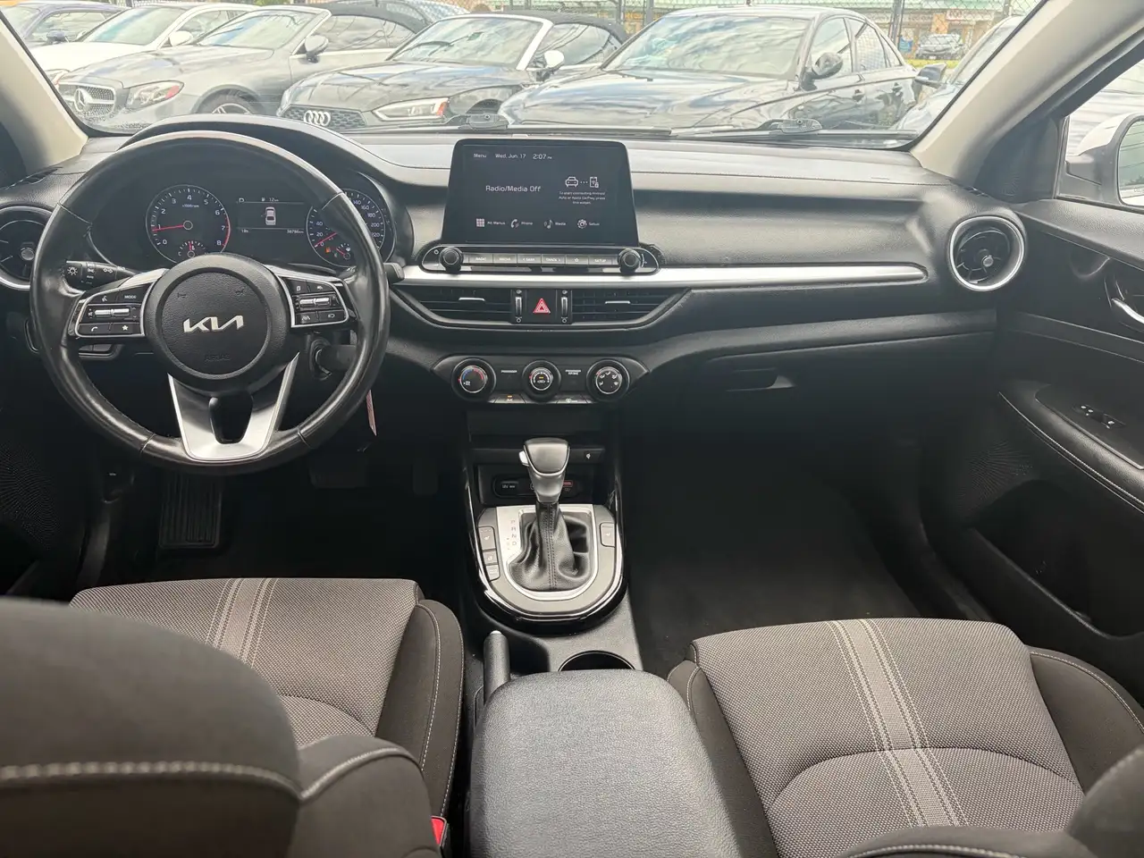 Kia Forte снимка Kia Forte
