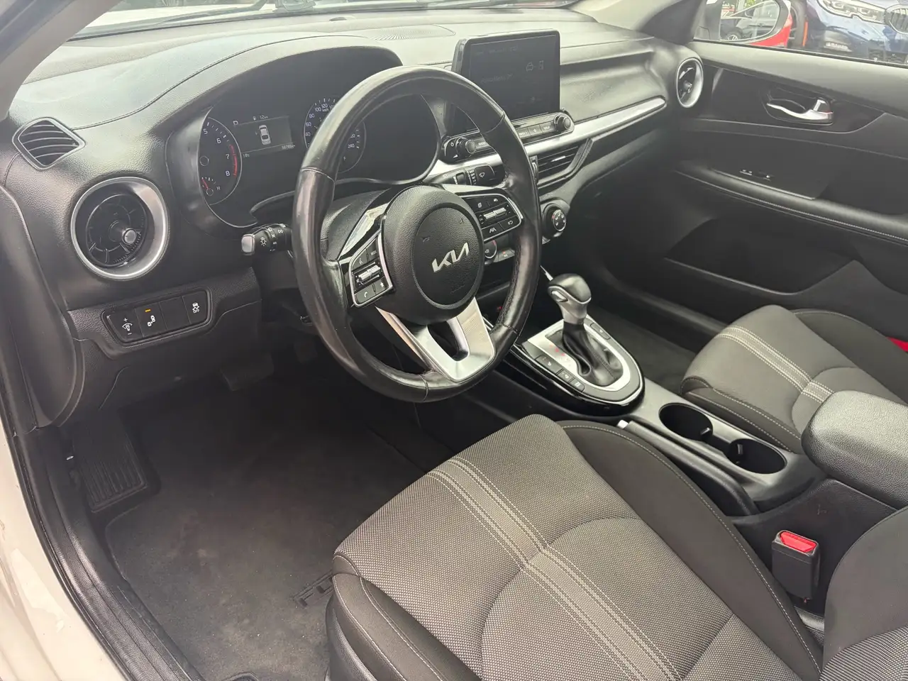Kia Forte снимка Kia Forte
