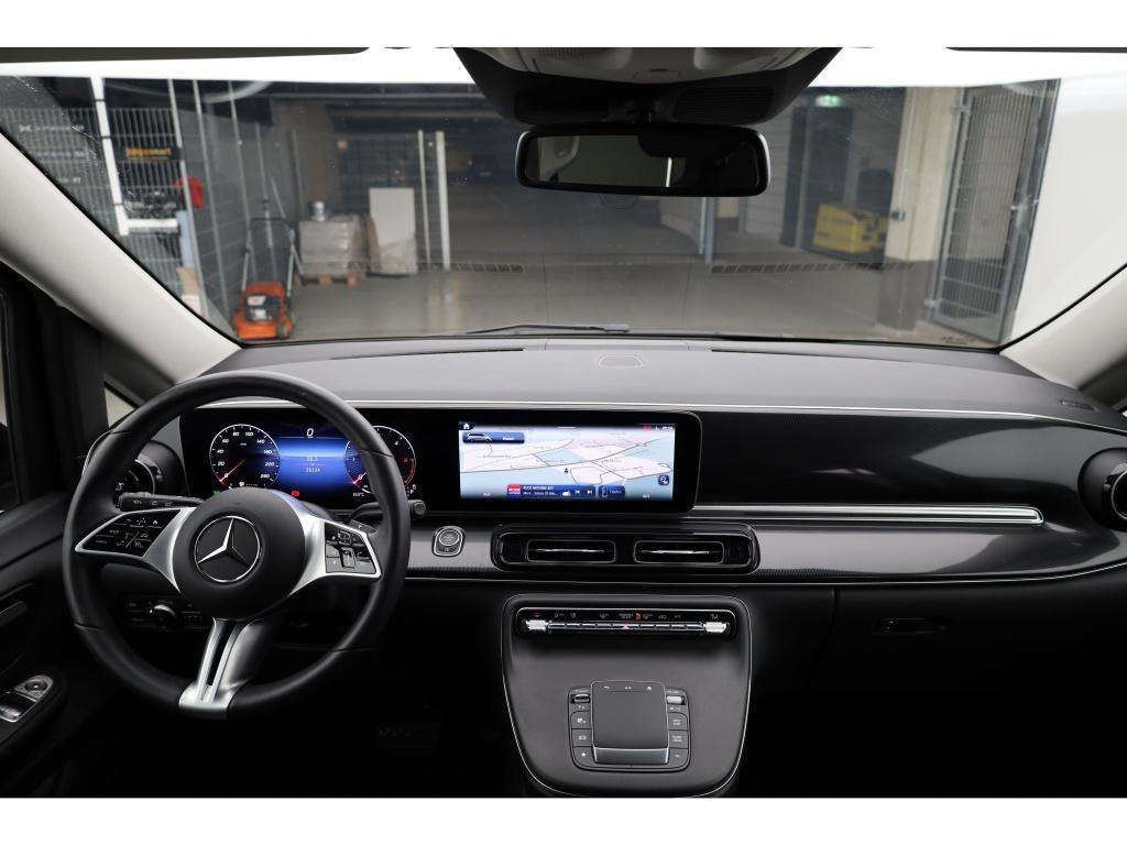 Mercedes-Benz V 220