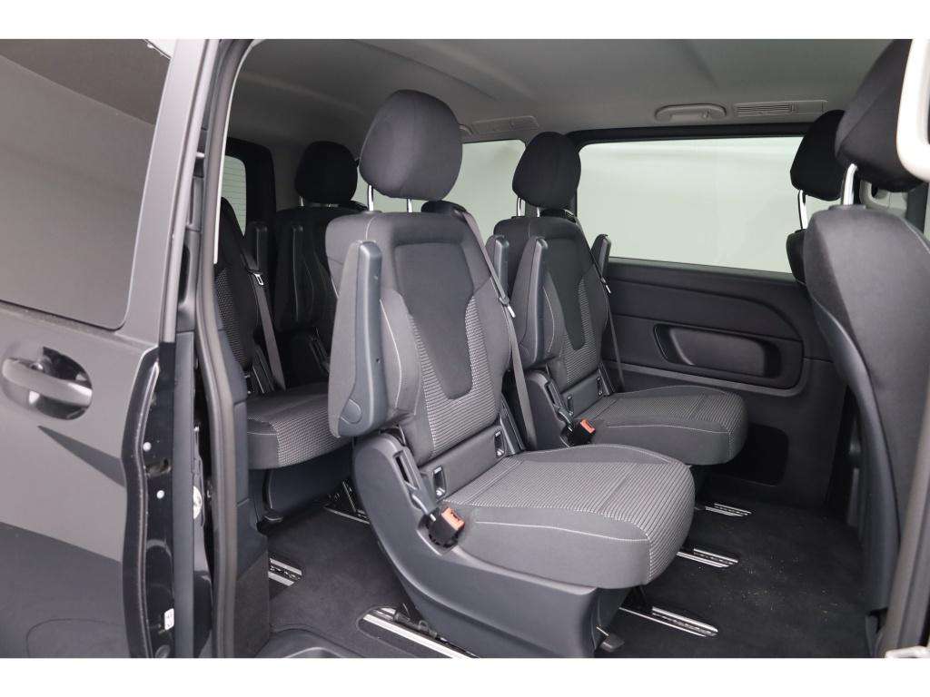 Mercedes-Benz V 220