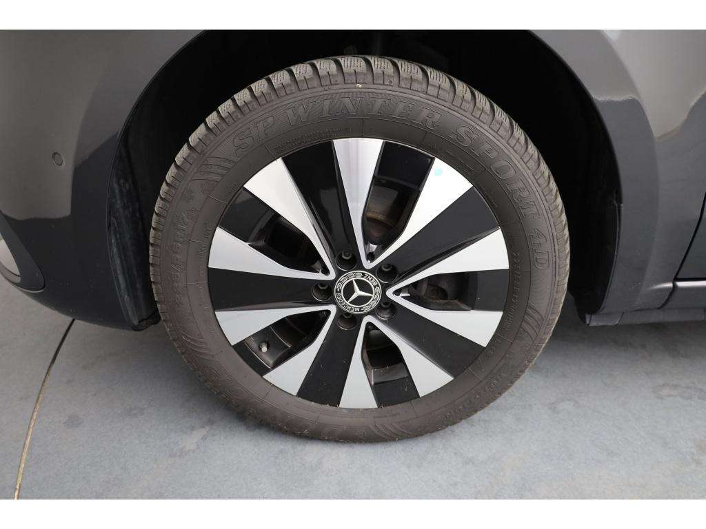 Mercedes-Benz V 220
