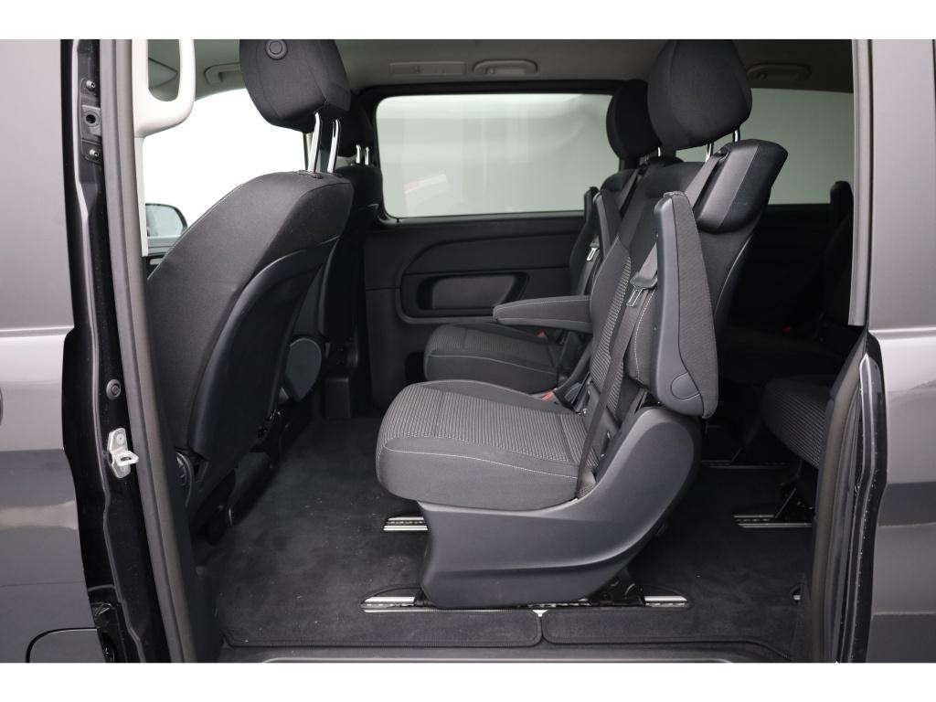 Mercedes-Benz V 220