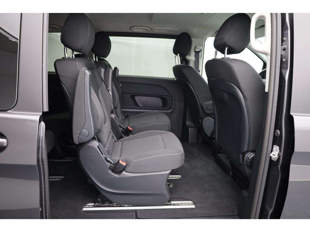 Mercedes-Benz V 220