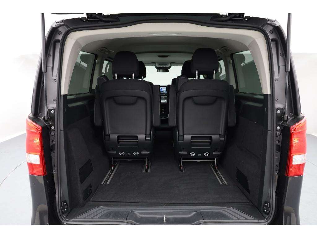 Mercedes-Benz V 220