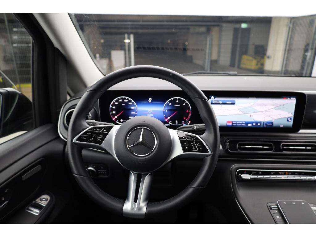 Mercedes-Benz V 220