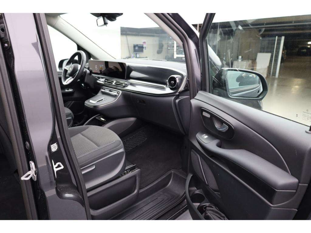 Mercedes-Benz V 220