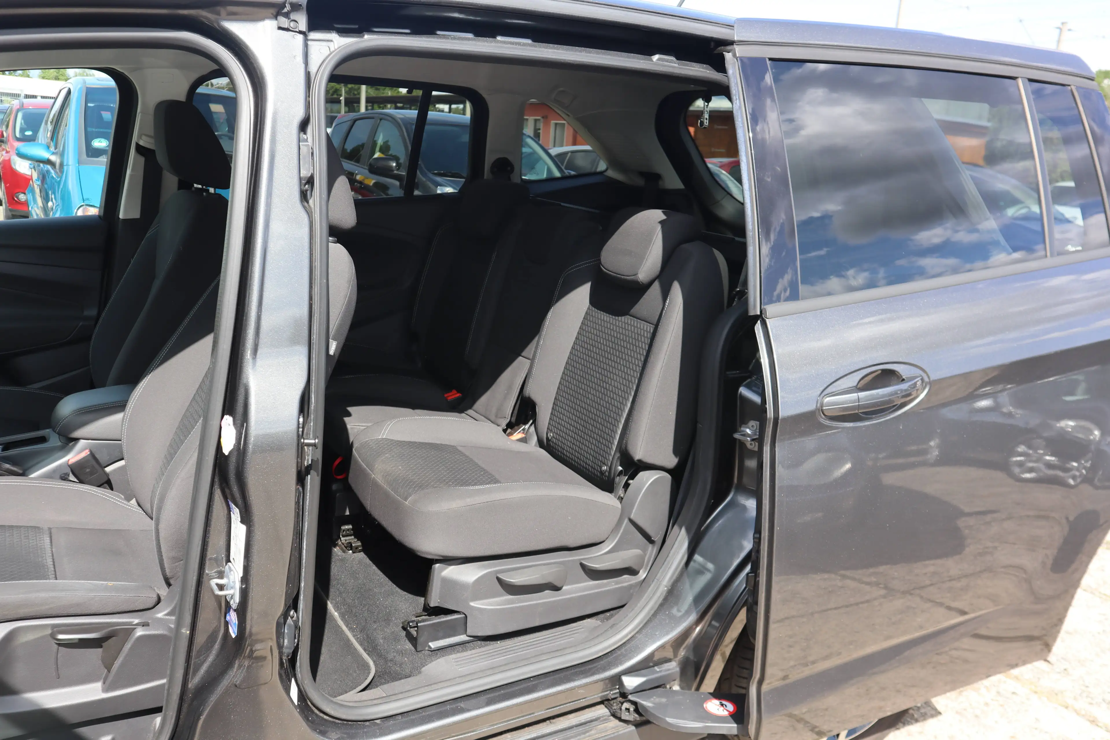 Ford Grand C-Max Business Edition — photo 10