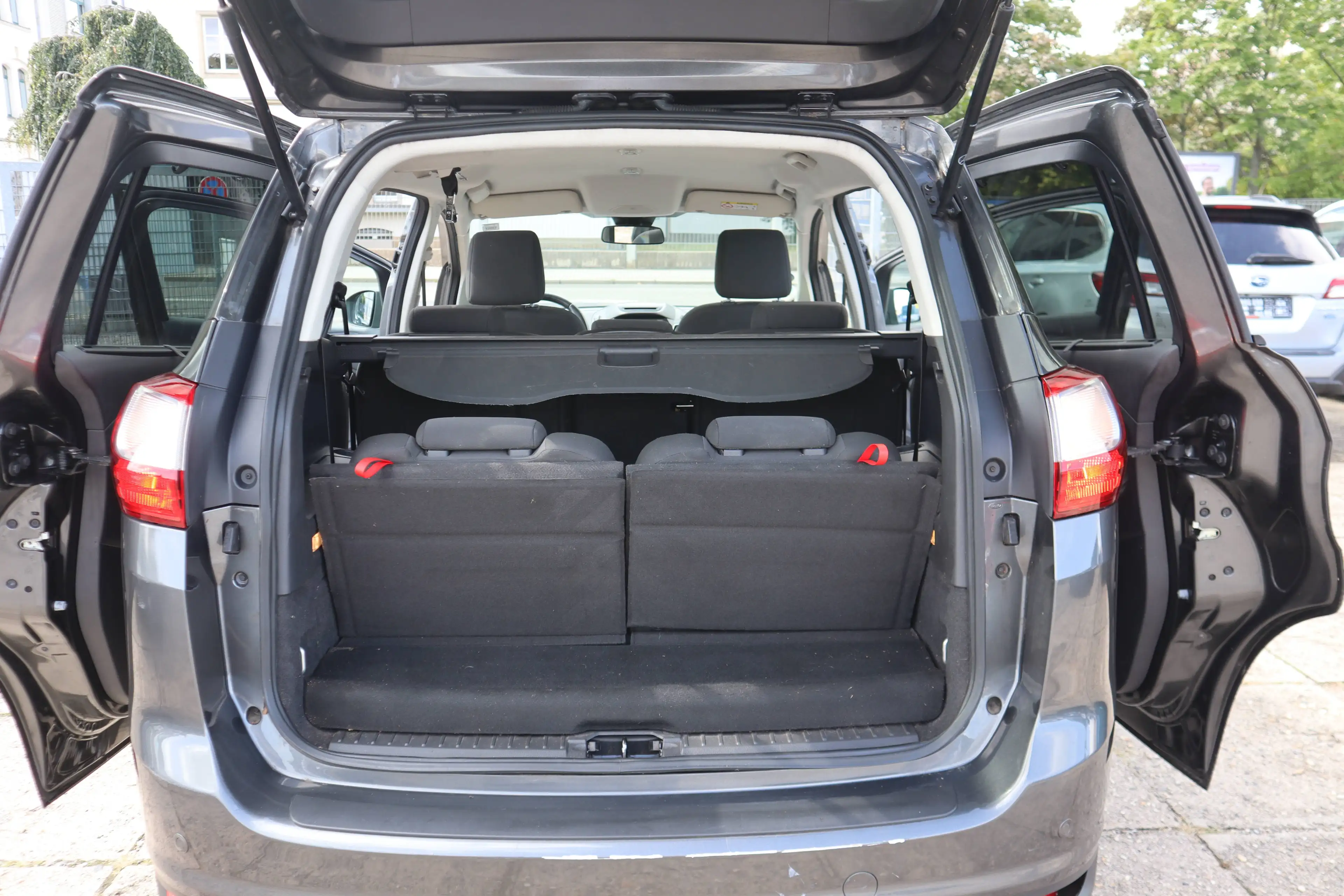 Ford Grand C-Max Business Edition — photo 13