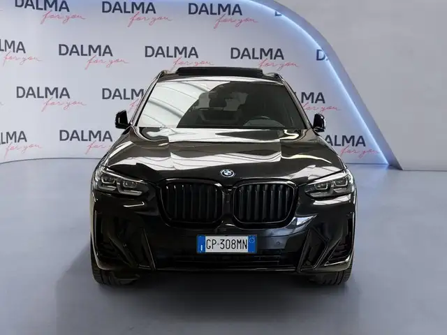 BMW X3 view 8