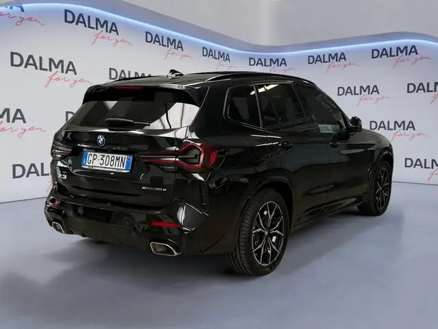 BMW X3 view 5